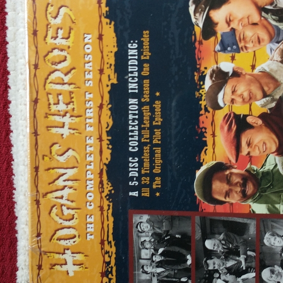 Complete First Season "Hogan's Heroes" sit com (5 disc set) - Picture 4 of 4